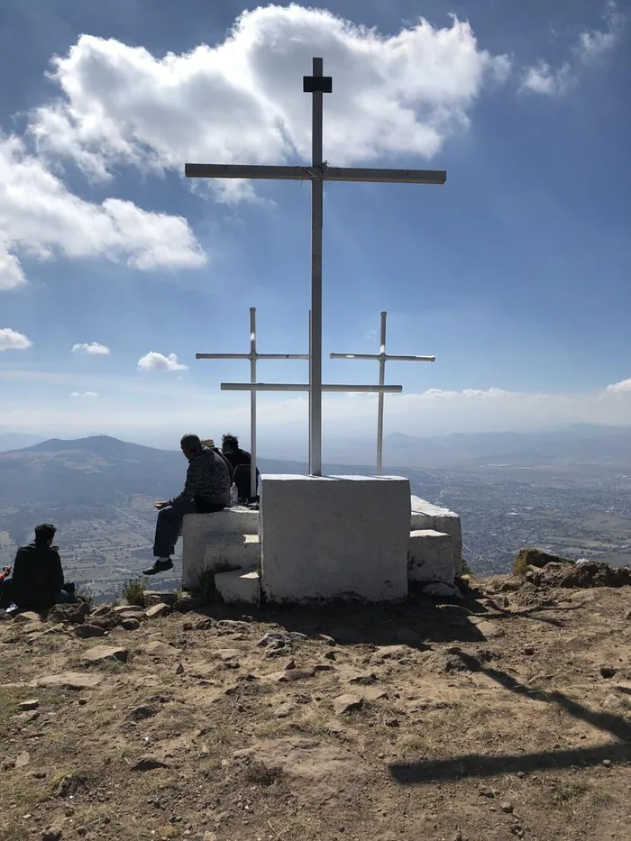 Mirador de las cruces en el cerro de Xihuingo